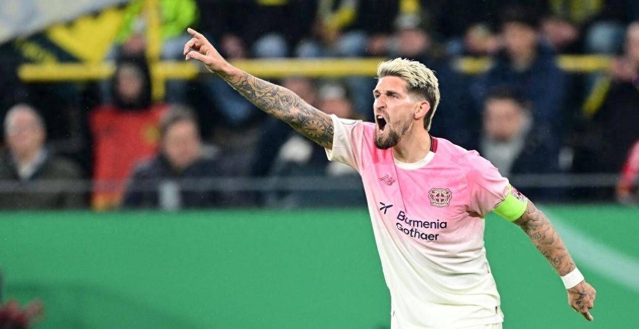 九游网页平台-勒沃库森训练开放日，今晨内部沟通引欢呼，德国杯在即，轮换策略成焦点(德约科维奇参赛计划)